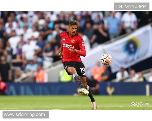 从街头少年到球场巨星的逆袭之路:奋斗与荣耀的成长传奇 从街头少年到球场巨星的逆袭之路:奋斗与荣耀的成长传奇