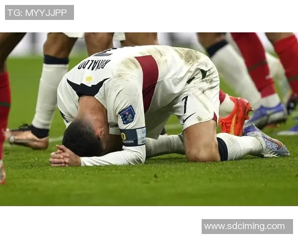 C罗因红牌被罚下事件是否公正分析与争议探讨 C罗因红牌被罚下事件是否公正分析与争议探讨